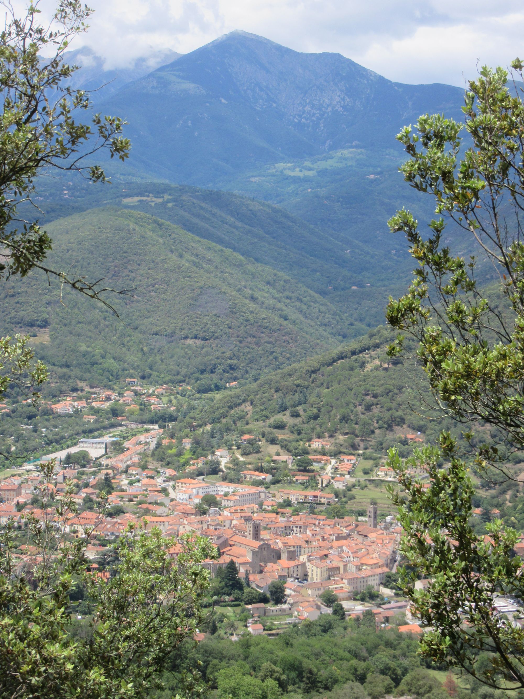 Descending towards Arles.