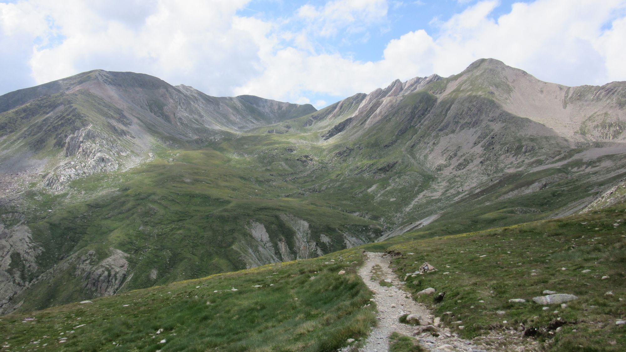 Climbing towards the Col de Tirapitz.