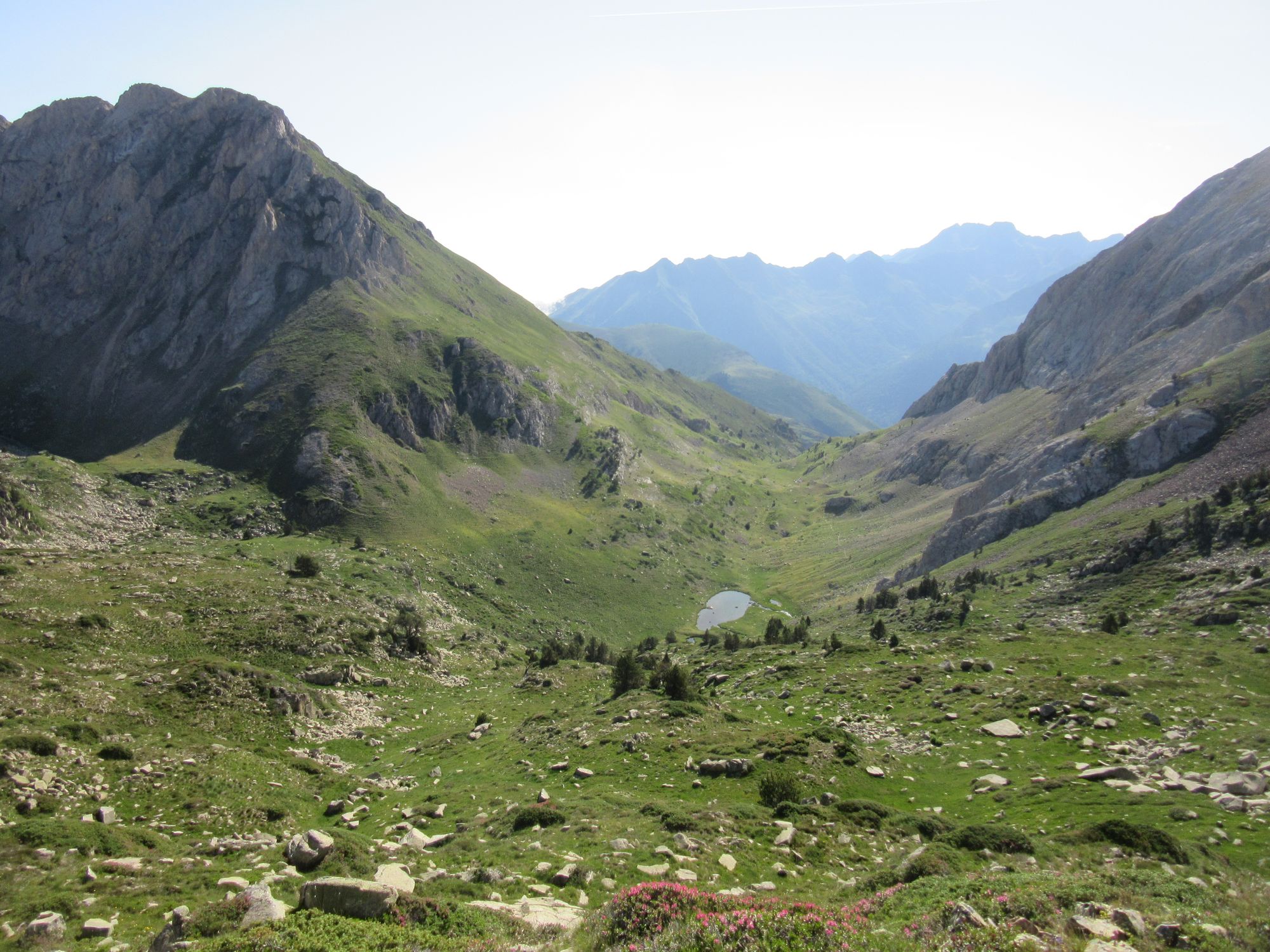 Climbing away from Estanyola del clot de Moredo ("La Basseta")