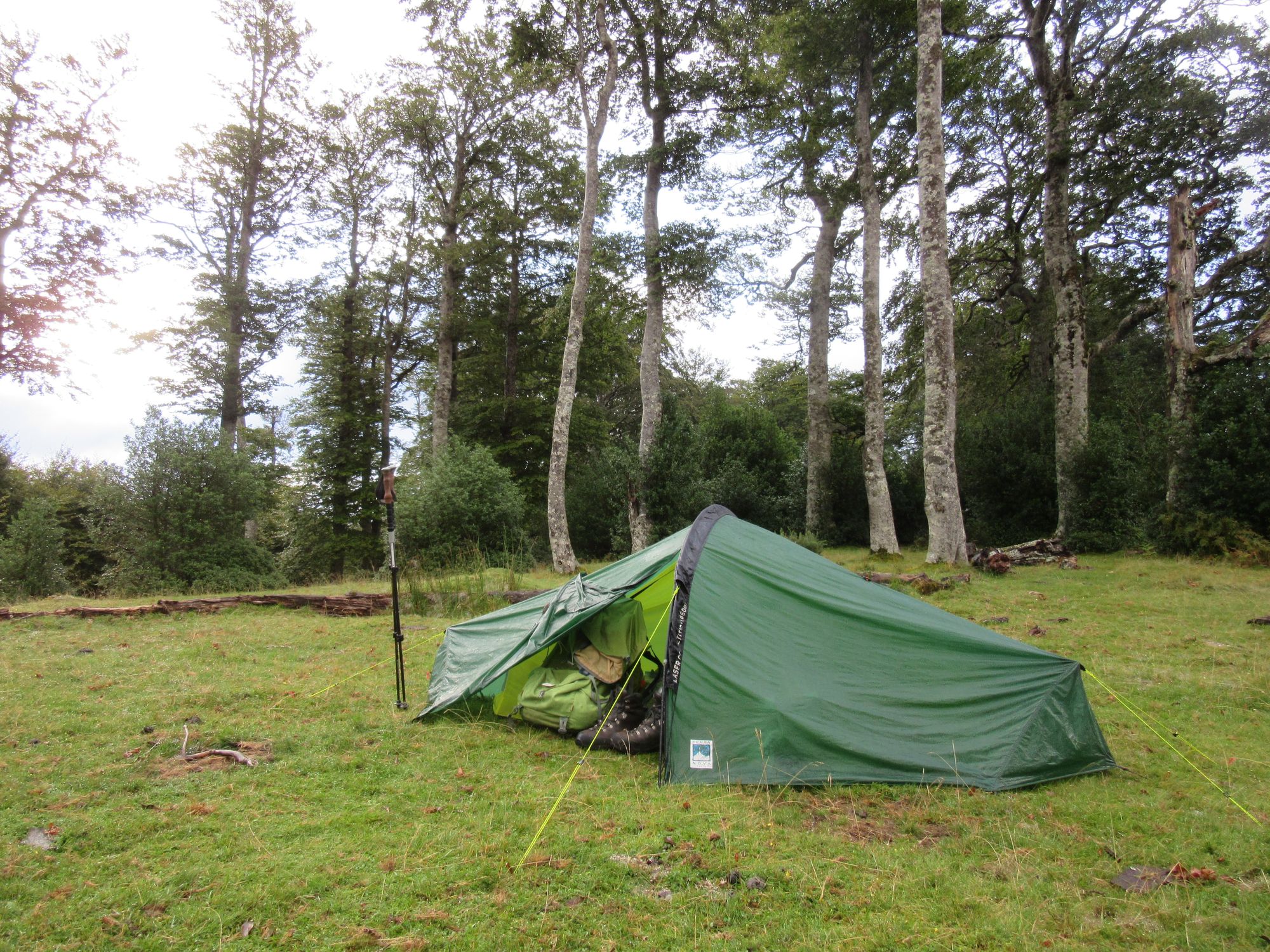 Camped in the rain on the Crete de Heguichouria.