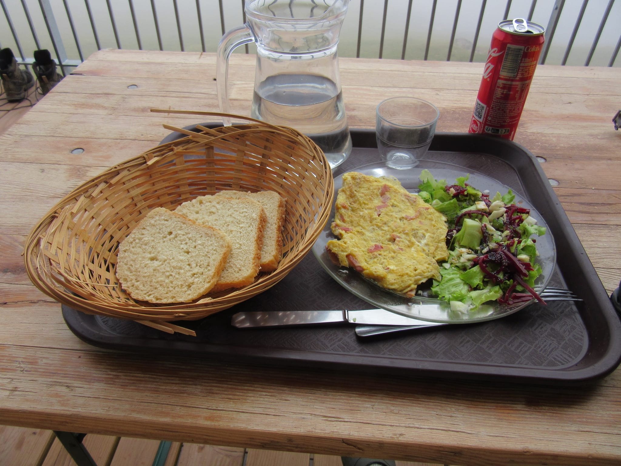 Unfortunately a Refuge d'Arlet omelette is nowhere near as good as a Refuge du Portillon omelette.